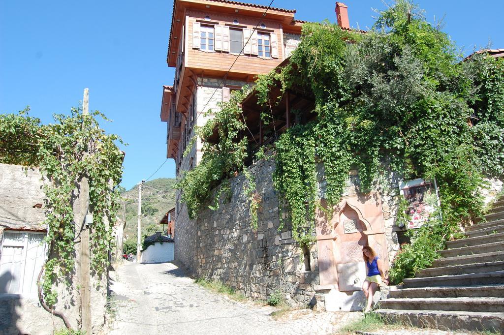 Altin Cesmeli Konak Altınoluk Exteriör bild